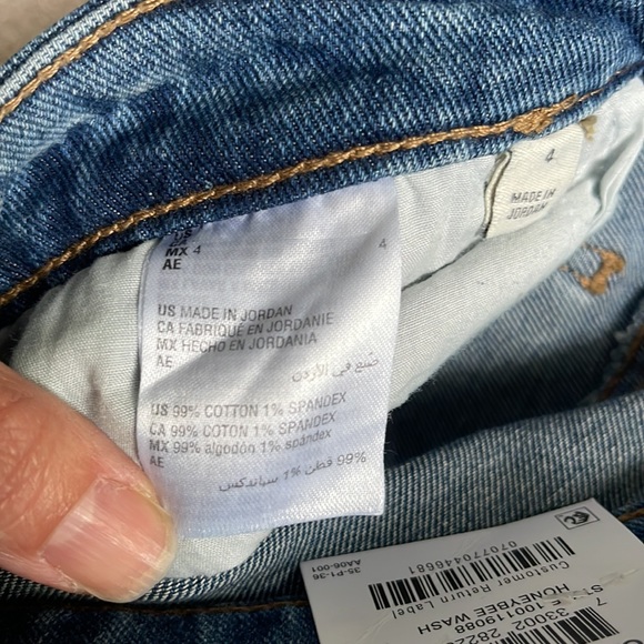 Style & Co. Curvy Mid Rise Denim Capris - Picture 3 of 3